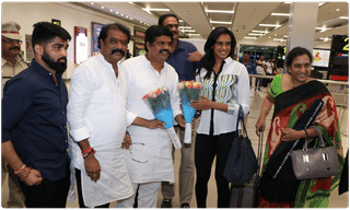 తోట.. ఫ్యాన్ కింద సేదతీరబోతున్నారోచ్!