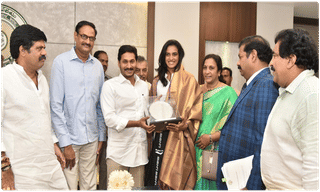 మంత్రి కొప్పులకు చేదు అనుభవం.. కొండగట్టు బాధితులను  ఆదుకోవాలని డిమాండ్