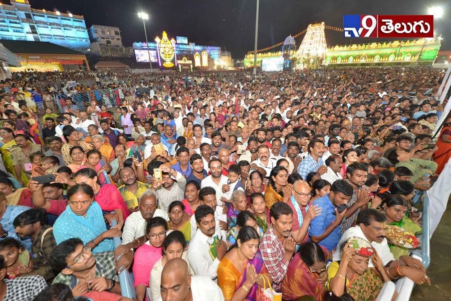 కలియుగ దైవం శ్రీ వేంకటేశ్వర స్వామివారి వార్షిక బ్రహ్మోత్సవాలు(ఫొటోస్)