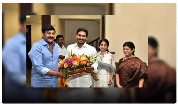మెగా దంపతులకు సాదరంగా వెల్కమ్ చెప్పిన జగన్..!