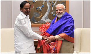 లెక్చరరే కానీ..లెక్కలేనన్ని ఆస్తులు!