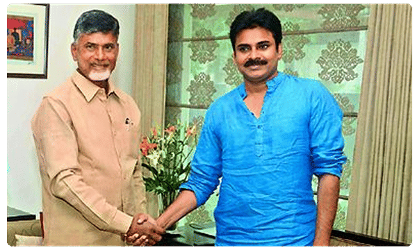 చంద్రబాబుకు పవన్ ఫోన్..ఏం మాట్లాడారు..?