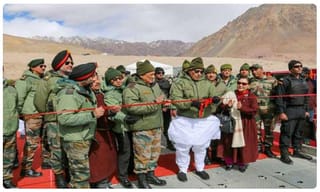 సర్వేలన్నీ ఆపార్టీవైపే.. రెండు రాష్ట్రాల్లో అధికారం చేపట్టేది ఎవరంటే?