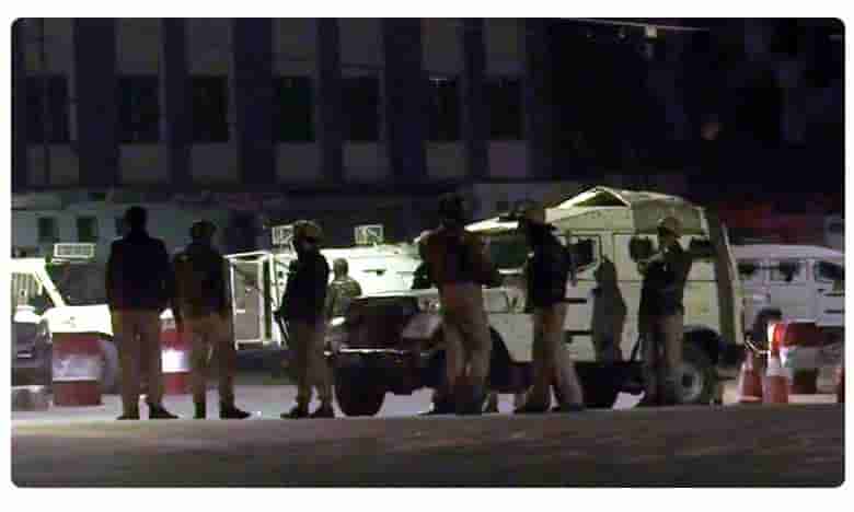 శ్రీనగర్లో ఉగ్రదాడి.. ఆరుగురు సీఆర్పీఎఫ్ జవాన్లకు..