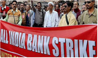 గాంధీ గురించి సంచలన కామెంట్ చేసిన సాధ్వీ ప్రజ్ఞా