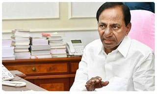 ఆర్టీసీ ప్రైవేట్ డ్రైవర్ స్పీడు.. బురదలో పడ్డ మాజీ ఎమ్మెల్యే..!