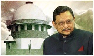 నిలిచిన మెట్రో.. ఆందోళనలో ప్రయాణికులు