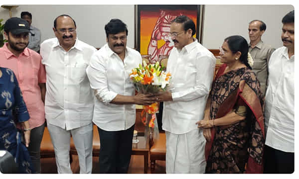 సైరామూవీ చూసి ఉపరాష్ట్రపతి ఏమన్నారంటే?