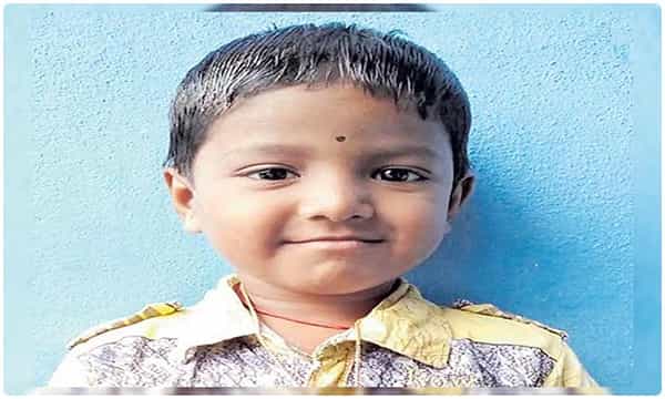 వేడి సాంబార్లో పడి చిన్నారి మృతి..!