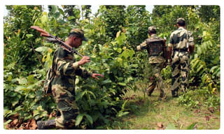 ‘ మీ ఖాకీలు వీధుల్లో.. ! అమిత్ షా గారూ ..! మీరెక్కడ ‘ ?