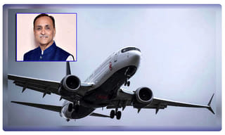 పోలీసు నిరసనకారులను అరెస్టు చేయాలంటూ.. లాయర్ల వింత ‘ ప్రొటెస్ట్ ‘