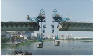 బ్రేకింగ్.. నిర్మాత సురేష్ బాబు ఇంటిపై ఐటీ రైడ్స్..