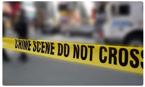 Murder: కూతురుని వేధిస్తున్నాడని.. ప్లాన్.. బైక్ వెనకాల కూర్చుని యువకుడి గొంతుకోసిన తండ్రి..