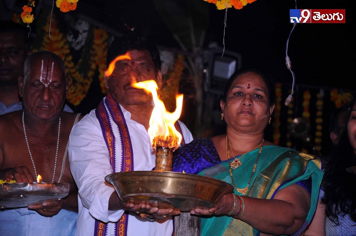 వైభవంగా భద్రాచలం  గోదావరి హారతి