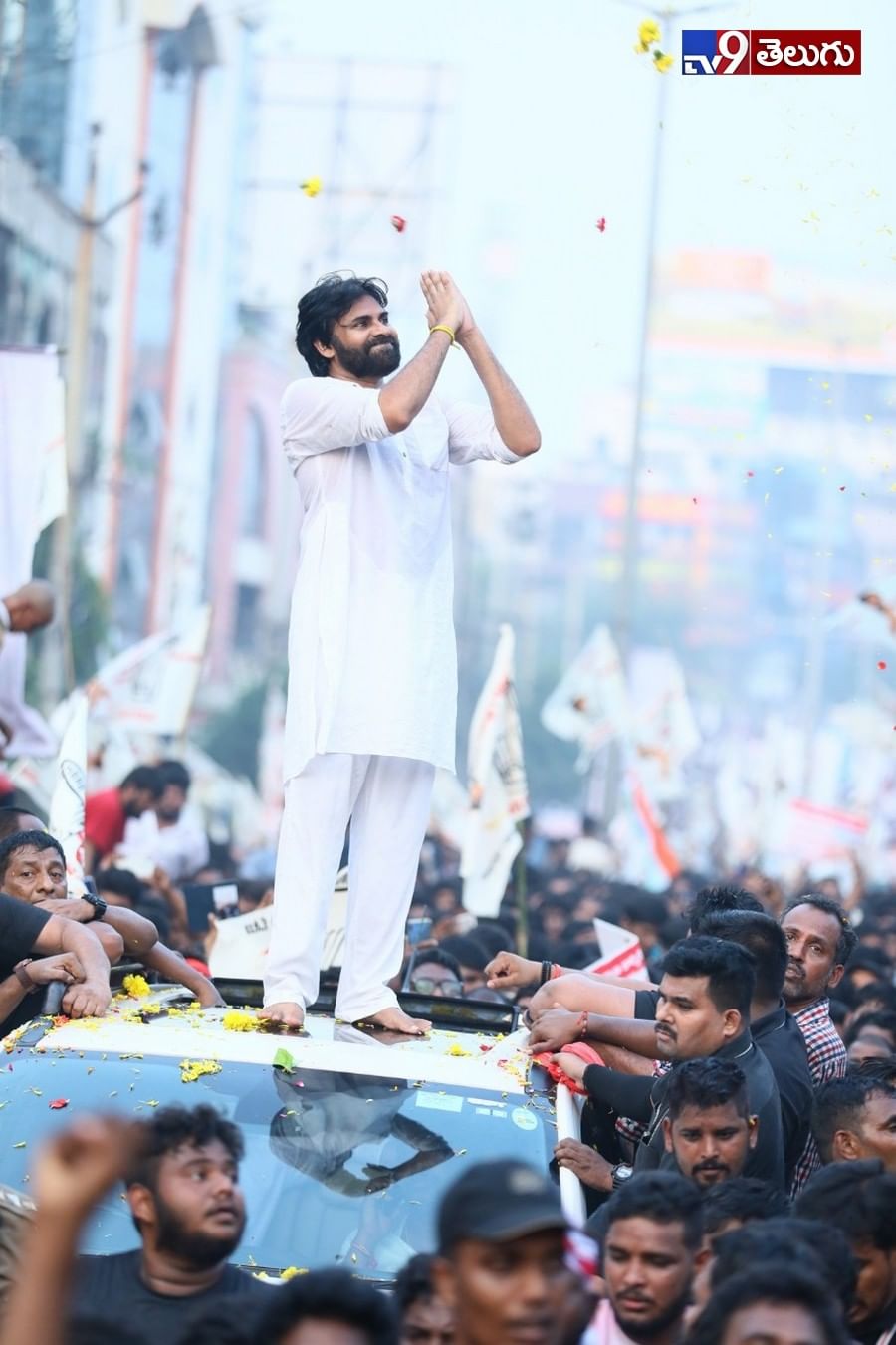 విశాఖలో లాంగ్ మార్చ్ చేపట్టిన జనసేనని