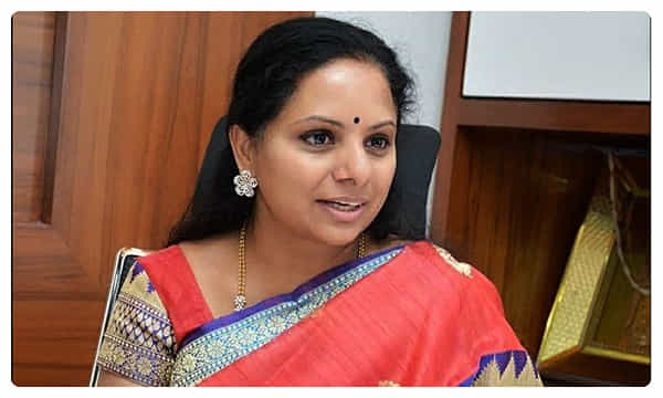 హోమ్ ఐసోలేషన్లో మాజీ ఎంపీ కవిత కుటుంబం..