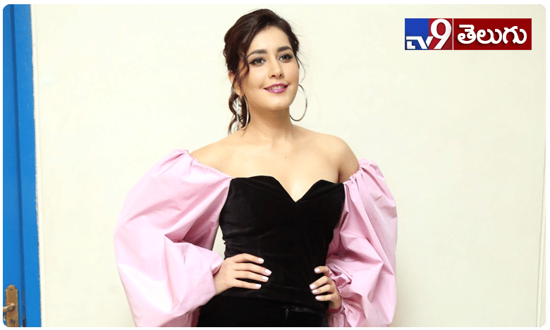 రాశీ ఖన్నా ప్రస్తుతం మారుతి దర్శకత్వంలో ఓ సినిమా చేస్తోంది. అటు తమిళంలోనూ నటిస్తున్న సంగతి తెలిసిందే.