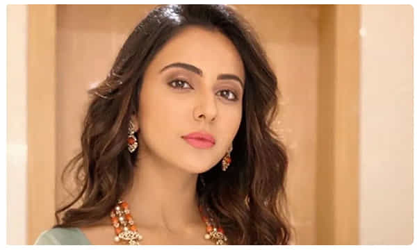 కరోనా ఎఫెక్ట్: కొత్త అవతారంలో రకుల్.. గుర్తుపట్టారా..!