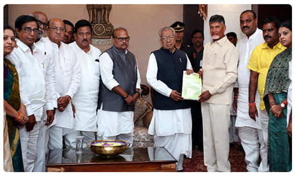 రాజ్భవన్కు బాబు.. గవర్నర్కు కీలక సమాచారం