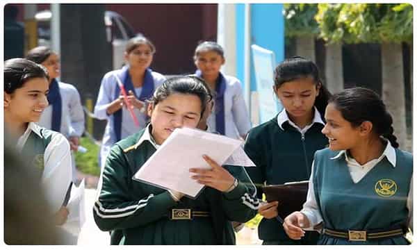 CBSE Exams: సీబీఎస్ఈ సిలబస్ తగ్గిస్తున్నారా..? సోషల్ మీడియాలో వైరల్ అవుతున్న పోస్ట్.. క్లారిటీ ఇచ్చిన బోర్డు