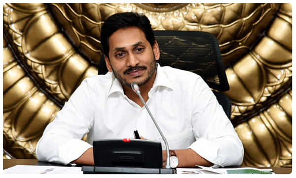 రాజధానుల విషయంలో జగన్ మాస్టర్ ప్లాన్