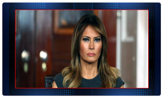 న్యూజిలాండ్‌లో పేలిన అగ్నిపర్వతం..పక్కనే పర్యాటకులు..!