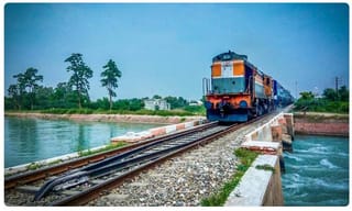 గిన్నెలు కడగడం కాదు.. నేను సినిమా తీశాను.. ప్రముఖులపై వర్మ సెటైర్స్