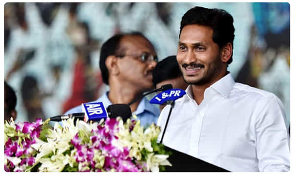 సీమ నీటి కరువు తీరాలంటే ఆ ఒక్కటే పరిష్కారమన్న జగన్
