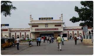 పోలీసు పర్స్ లో చొరబడిన తూటా… అదే అతని ప్రాణదాత !