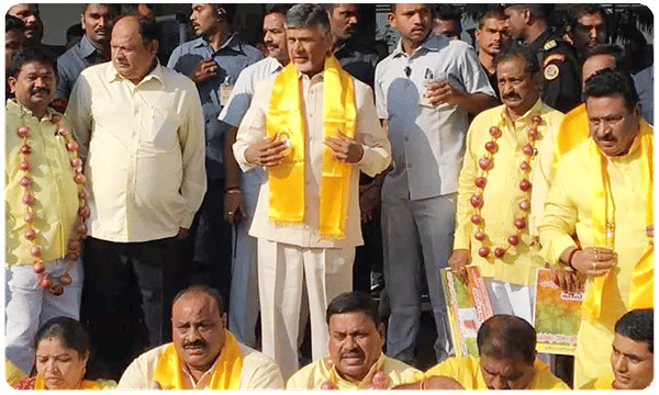 చంద్రబాబు ఉల్లి నిరసన.. తమాషాలు చేస్తున్నారా..!