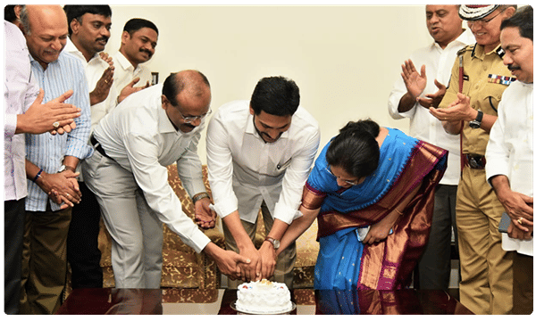 ఘనంగా జగన్ 47వ బర్త్డే సెలబ్రేషన్స్!