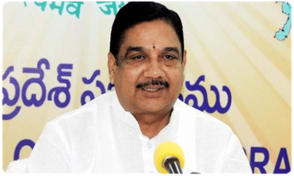 కళా వెంకట్రావు కుటుంబసభ్యులకు తప్పిన ప్రమాదం