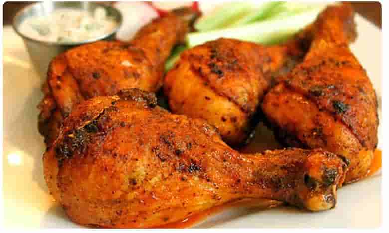 చికెన్ ప్రియులకు బంపర్ ఆఫర్ ప్రకటించిన సర్పంచ్