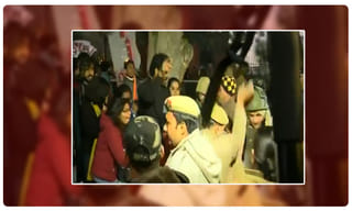 8 మంది పీడీపీ నేతలపై బహిష్కరణ వేటు: మెహబూబా ముఫ్తీ