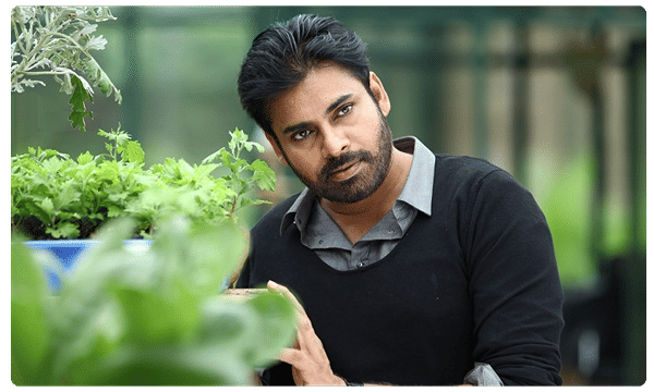 కష్టాల్లో నిర్మాత.. వెనక్కి తగ్గిన పవన్..!