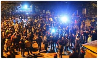 జెఎన్ యు ఘటన.. ఇనుపరాడ్లు, కర్రలతో గూండాల వీరవిహారం