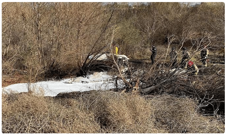 విమానం కూలి.. నలుగురు మృతి | Four killed in fiery plane crash at corona ...