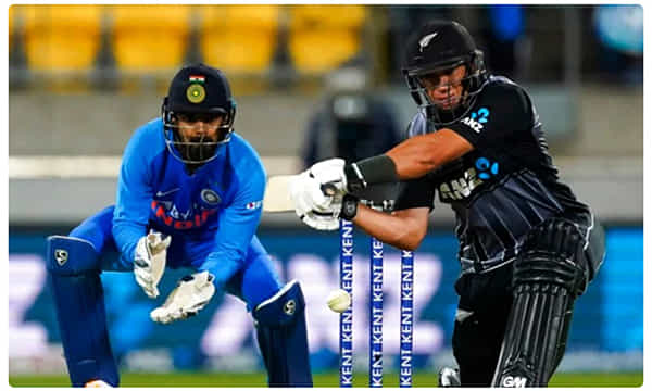 వన్డే సిరీస్: భారత్ ప్లాప్ షో.. గట్టెక్కిన కివీస్..