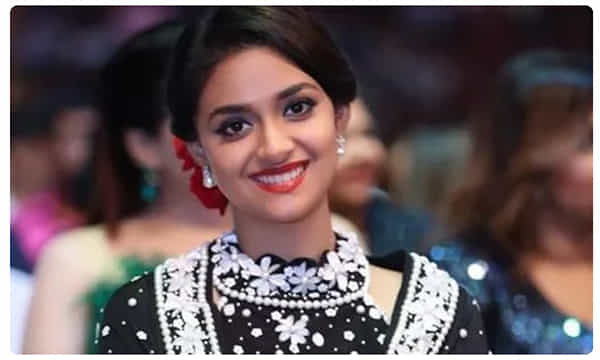 సర్ప్రైజ్ అనౌన్స్మెంట్ ఇవ్వనున్న కీర్తి సురేష్?