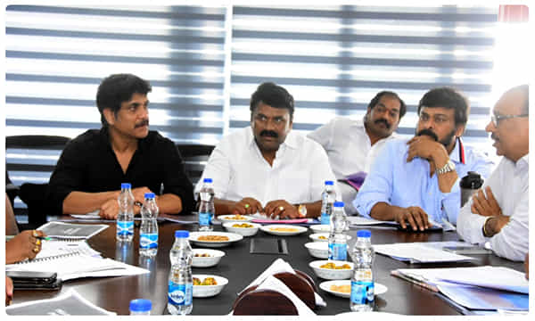 టాలీవుడ్పై కేసీఆర్ నజర్.. దూతగా మళ్ళీ తలసాని