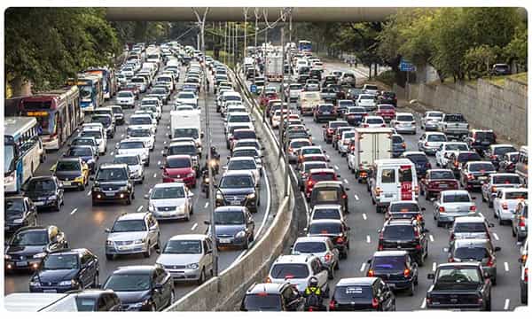 Traffic jam: ట్రాఫిక్ జామ్ అయిందని ఫిర్యాదు చేస్తే.. రెండు గంటల పాటు..!