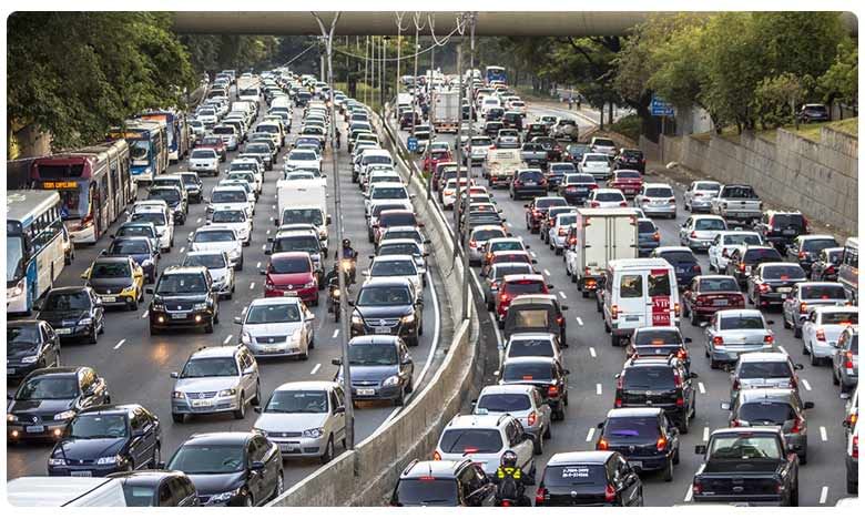 Traffic jam: ట్రాఫిక్‌ జామ్‌ అయిందని ఫిర్యాదు చేస్తే.. రెండు గంటల పాటు..!