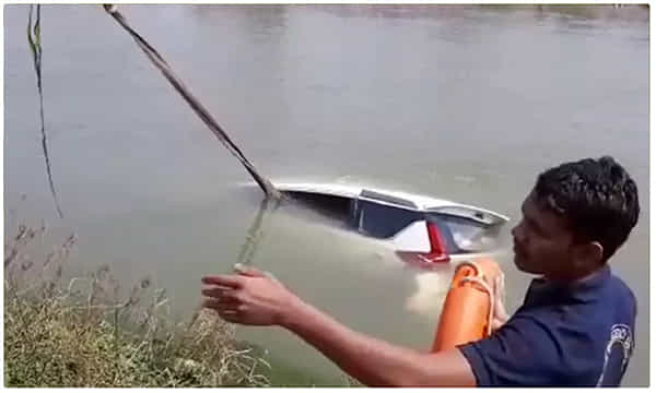 ఘోర రోడ్డు ప్రమాదం: కాలువలోకి దూసుకెళ్లిన కారు.. ముగ్గురు మృతి!