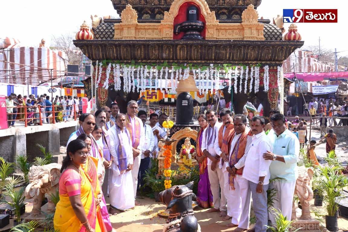 దుర్గ భవానీ ఆలయాన్ని సందర్శించిన మంత్రి హరీష్ రావు…