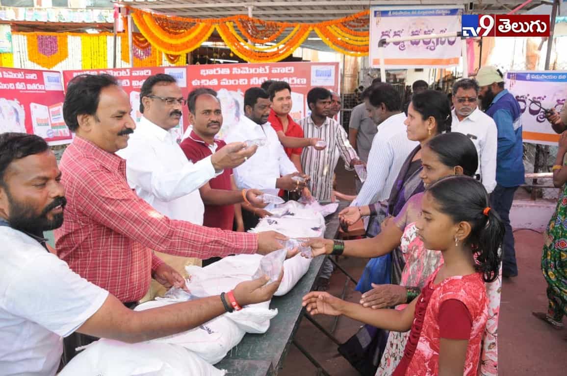 దుర్గ భవానీ ఆలయాన్ని సందర్శించిన మంత్రి హరీష్ రావు…