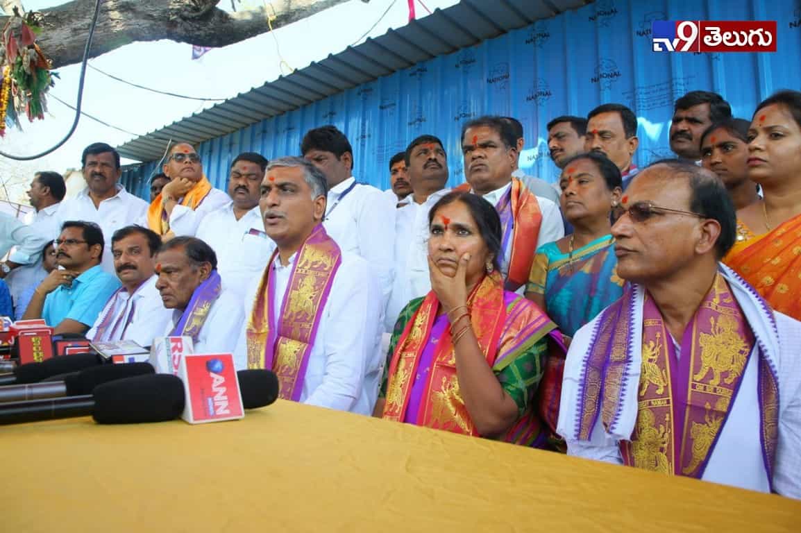 దుర్గ భవానీ ఆలయాన్ని సందర్శించిన మంత్రి హరీష్ రావు…