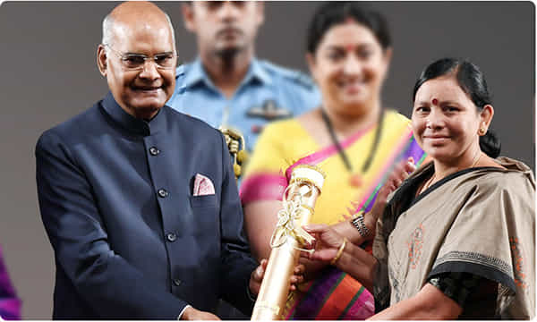 రాష్ట్రపతి నుంచి నారీ శక్తి పురస్కారాలు .. అవార్డు అందుకున్న ఏపీ మహిళ