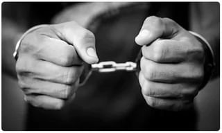 బీజేపీ ఎంపీ కారుకు గన్స్ ఎక్కుపెట్టిన పార్లమెంటు సిబ్బంది..