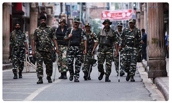 పాక్ ఆర్శీ దుశ్చర్య..పీవోకేలోకి కరోనా పేషెంట్ల తరలింపు