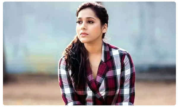 హాట్ రష్మీకి స్వీట్ గిప్ట్..అమ్మడు షాక్...
